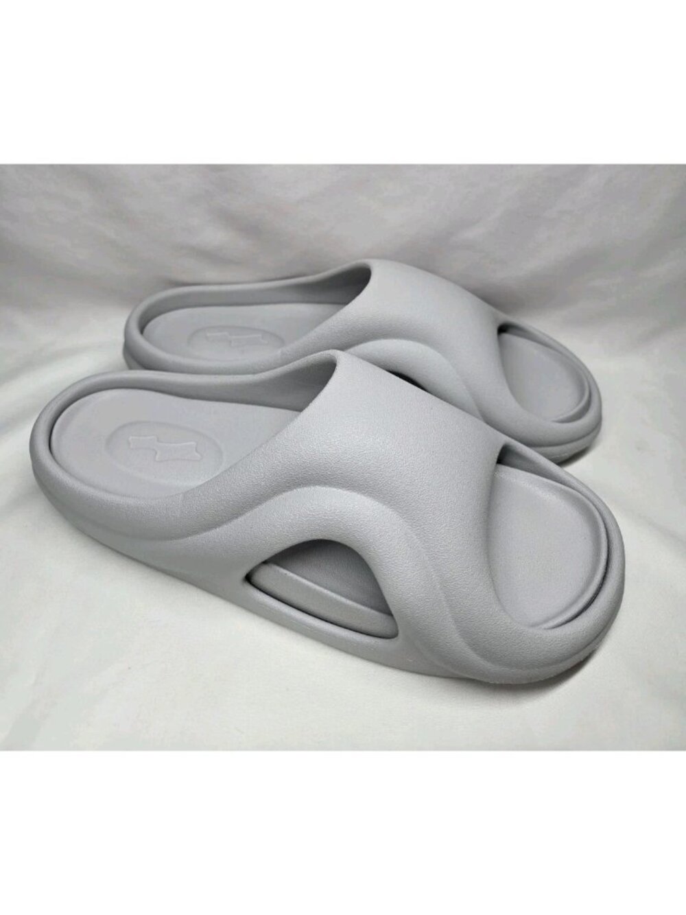 Justin Bieber SKYLRK Beach Slide Factory Grey SLF003-1005-11 Size 10 US